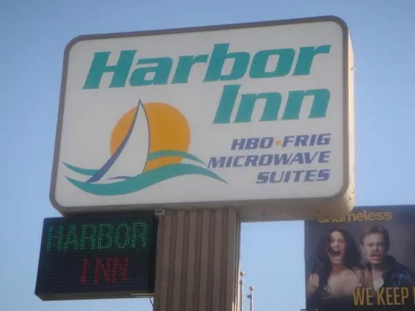 Harbor Inn 9